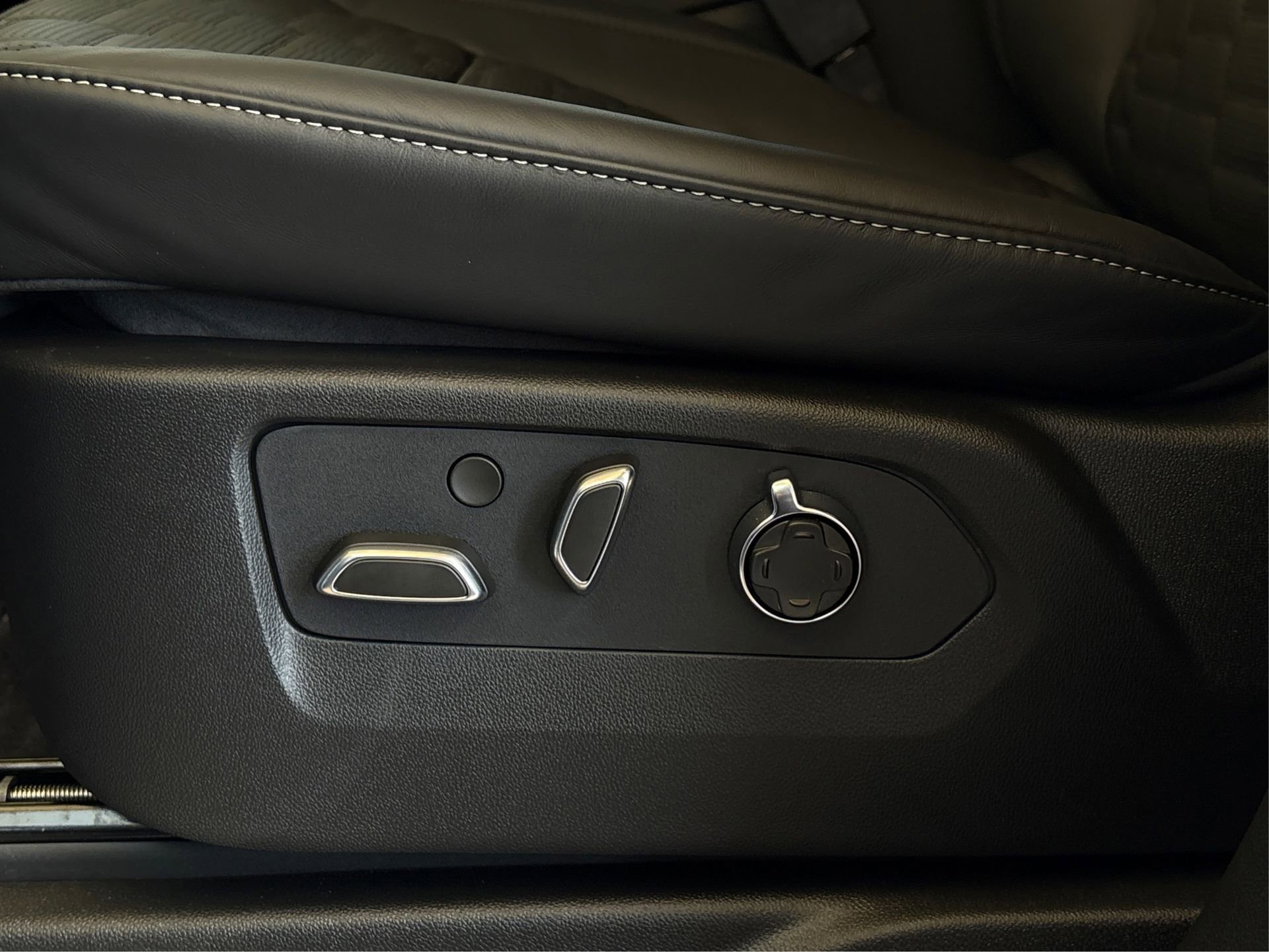 New 2026 Cadillac Escalade Platinum Sport image 33