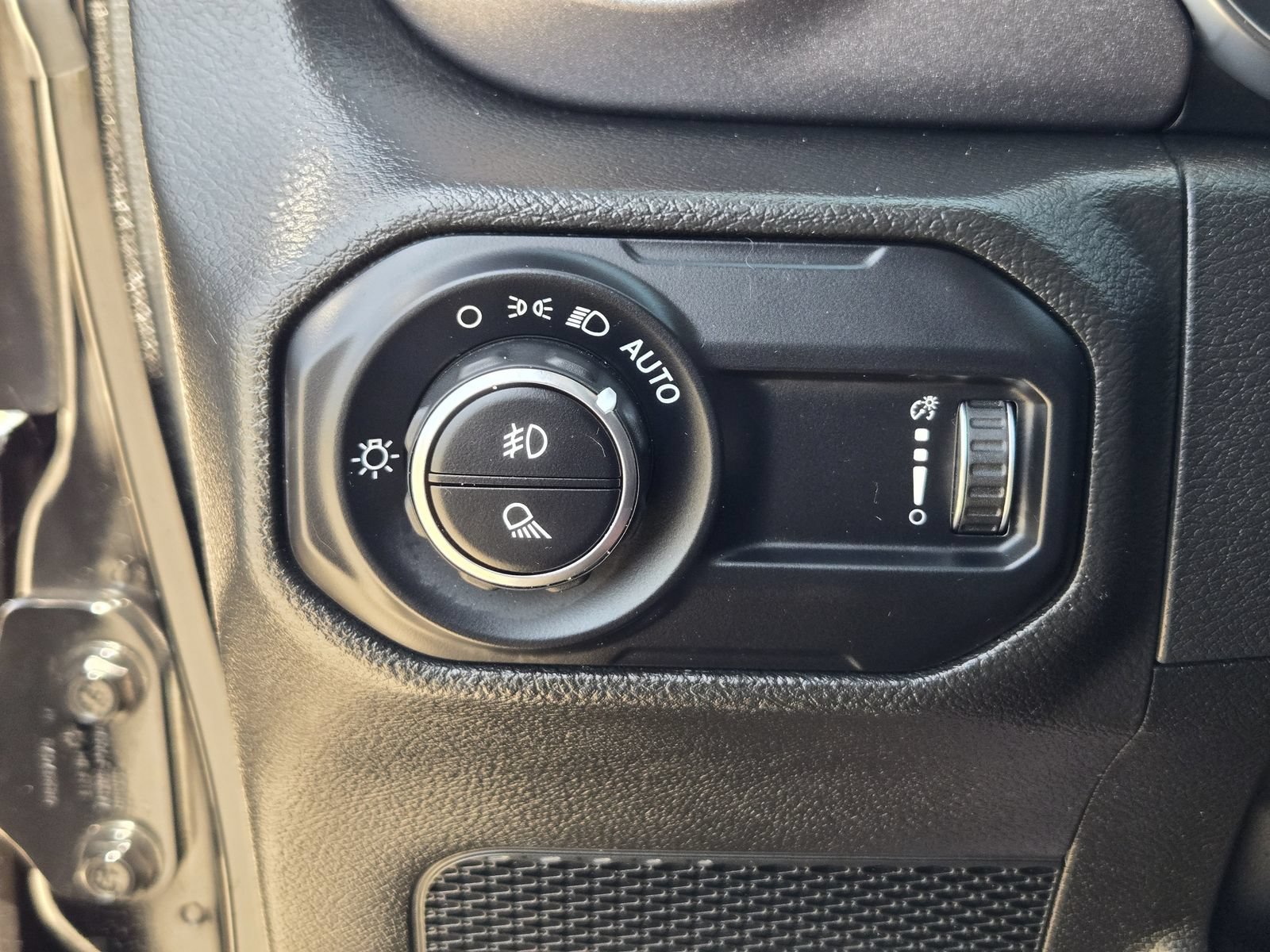 Used 2023 Jeep Gladiator Mojave w/ Cold Weather Group AWD/4WD image 26