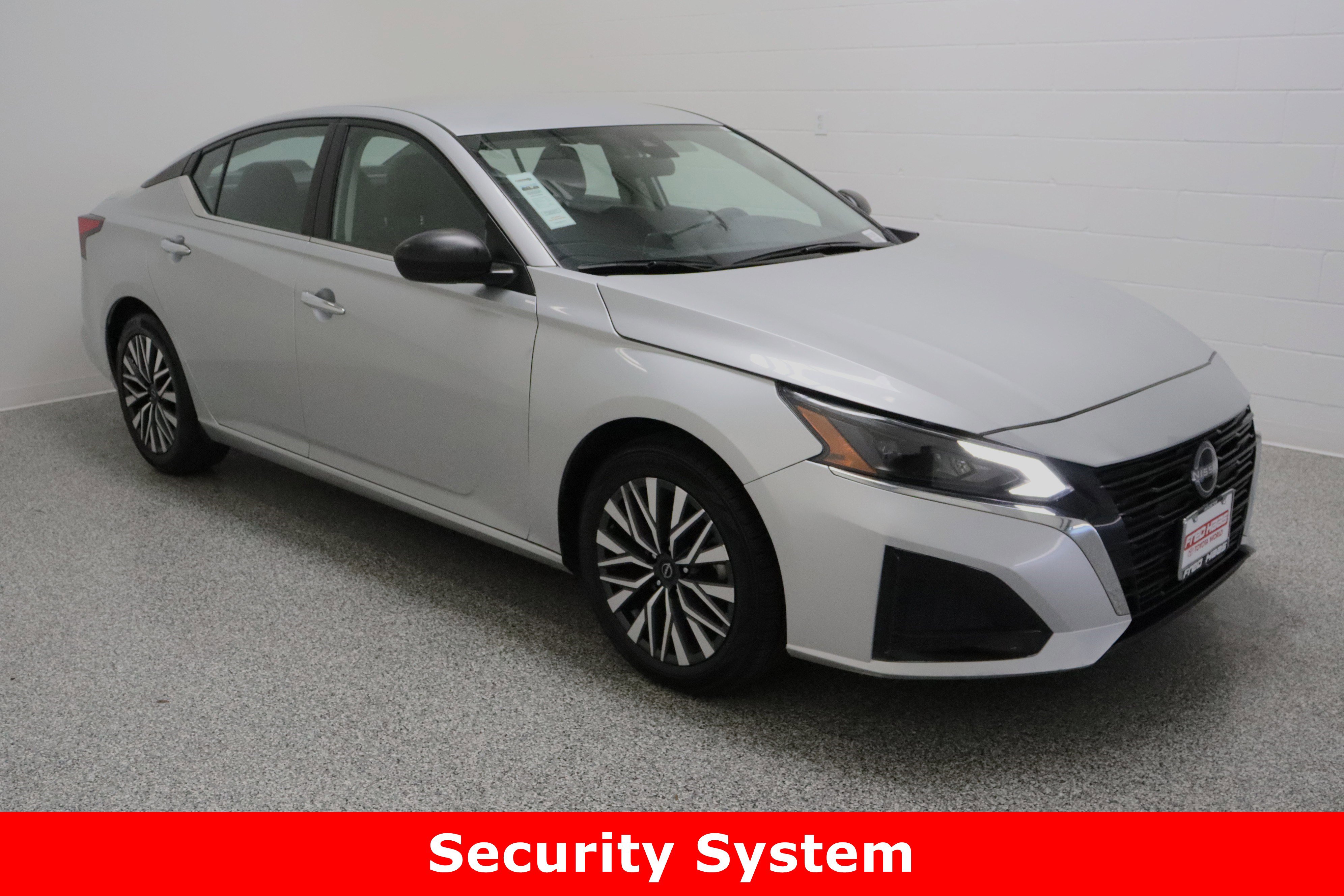 Used 2024 Nissan Altima 2.5 SV image 4