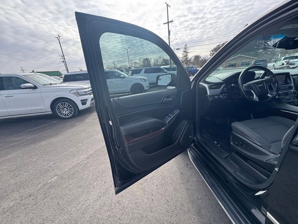 Used 2020 GMC Yukon SLE w/ SLE Value Package image 11