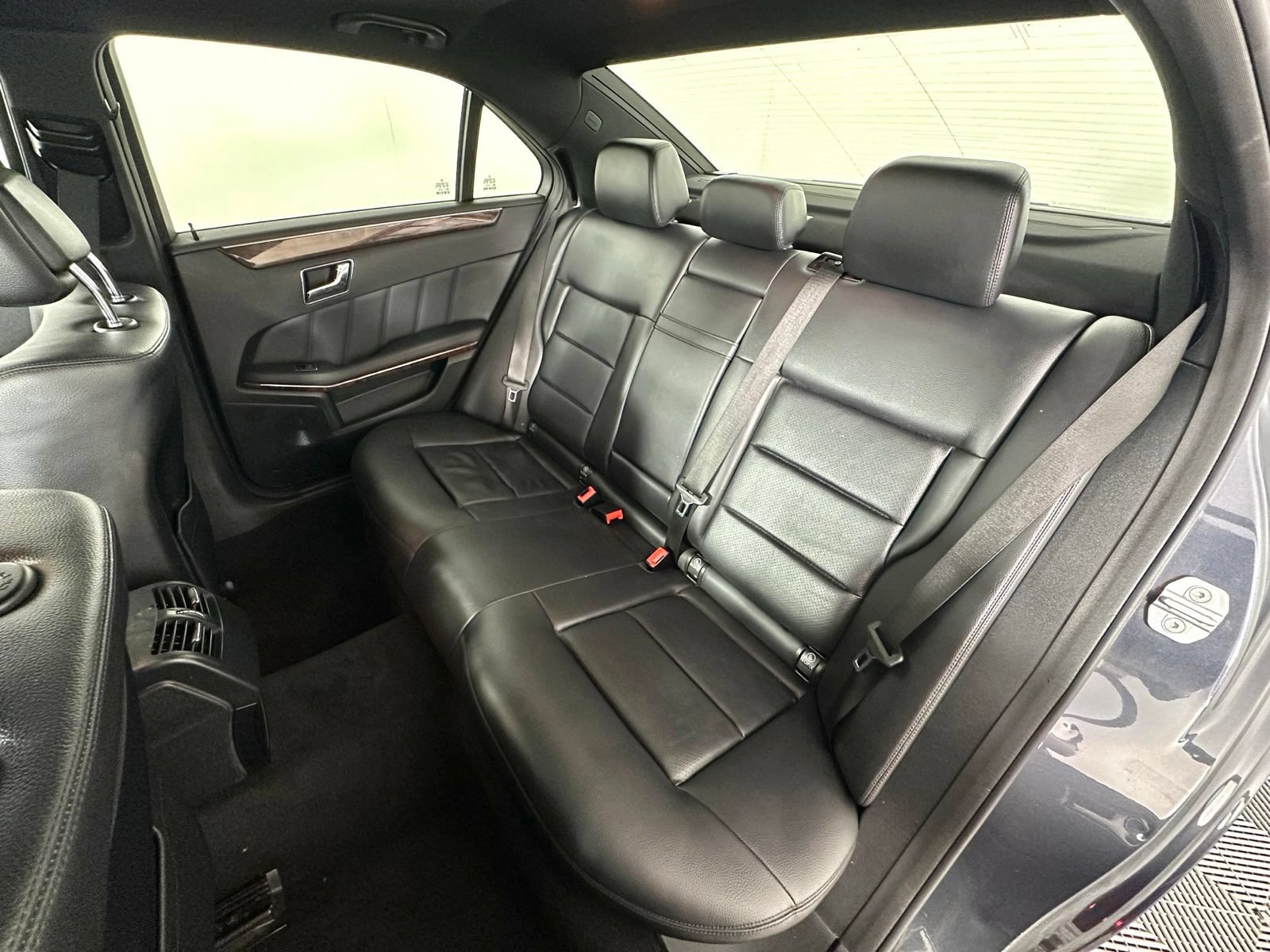 Used 2011 Mercedes-Benz E 350 4MATIC Sedan image 26