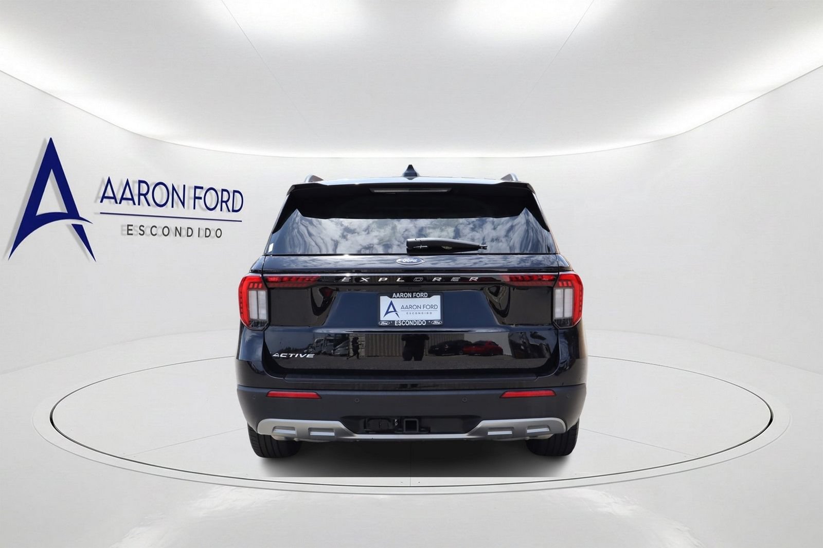 Used 2025 Ford Explorer Active w/ Active Comfort Package RWD image 5