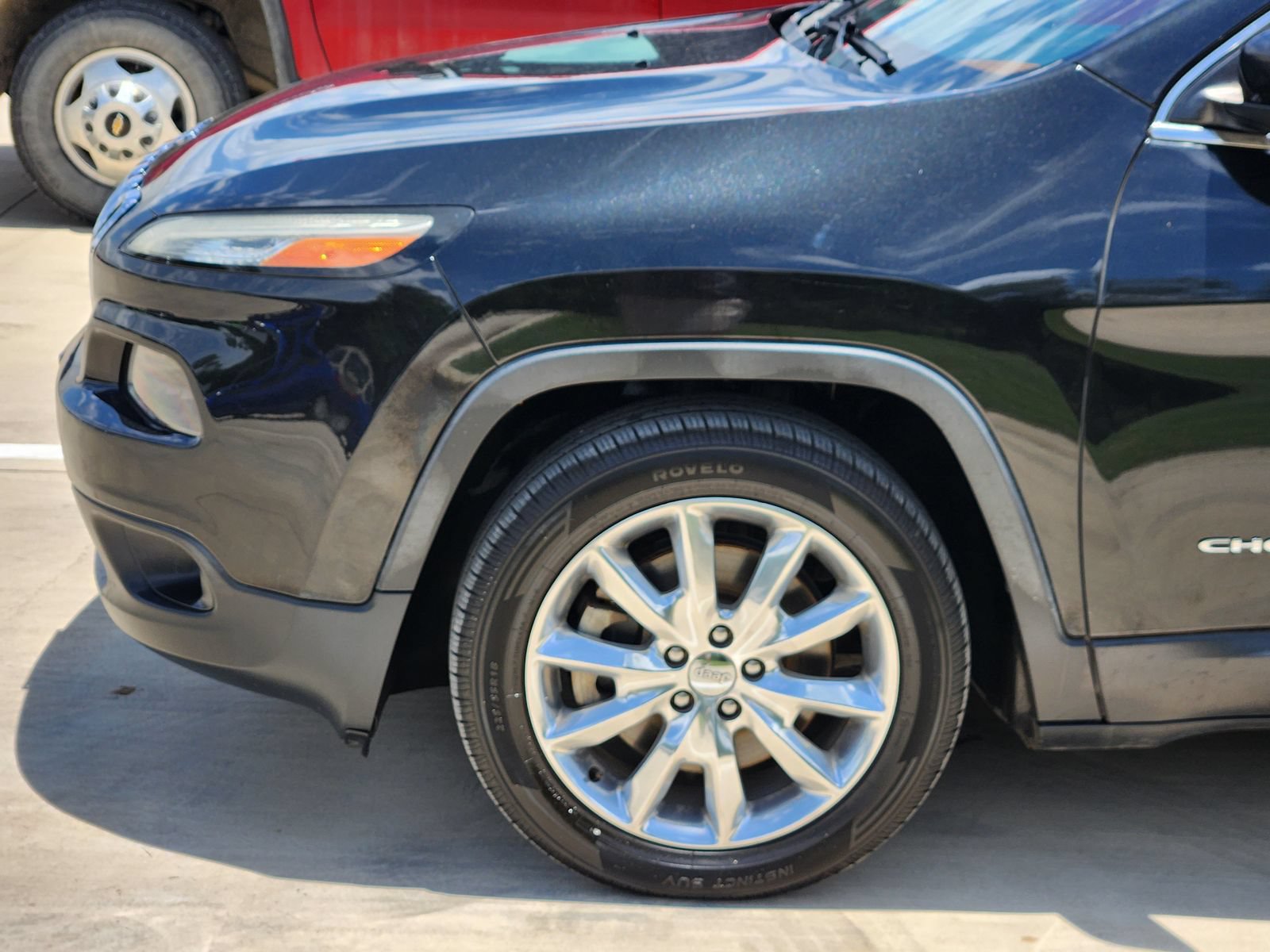 Used 2016 Jeep Cherokee Limited w/ Luxury Group FWD image 10