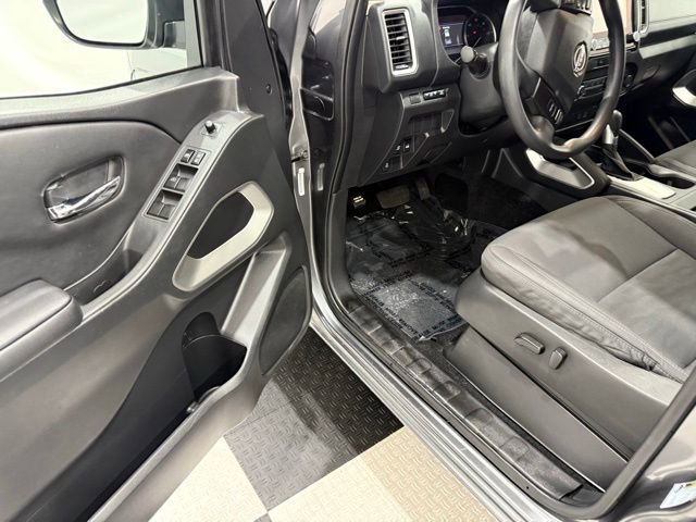 Used 2023 Nissan Frontier SV image 29