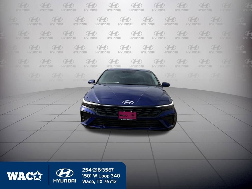 Used 2025 Hyundai Elantra SEL w/ Cargo Package image 2