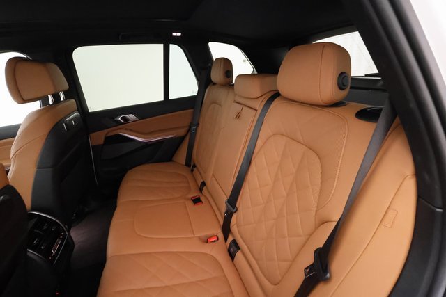 Used 2024 BMW X5 xDrive50e image 18
