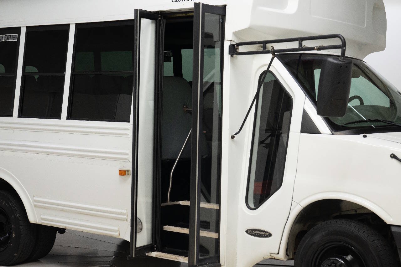 Used 2004 Chevrolet Express 3500 3500 2dr Commercial/Cutaway/Ch w/ School Bus Package image 17