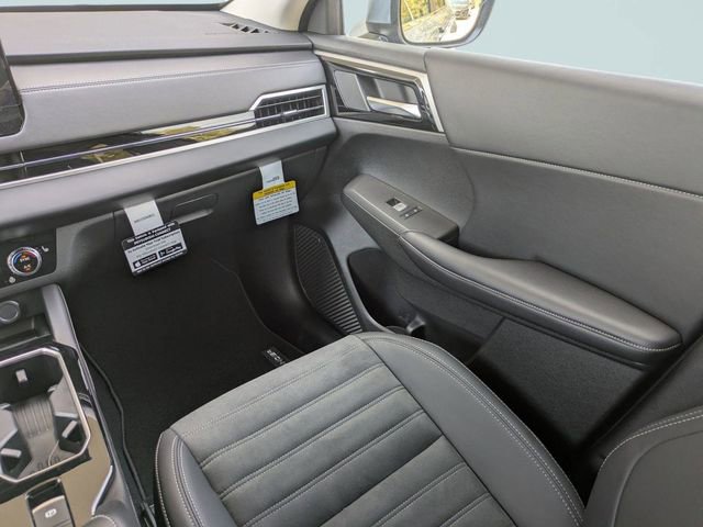 New 2026 Mitsubishi Outlander SE image 19