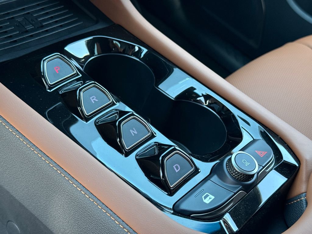 New 2025 VinFast VF 8 Plus AWD/4WD image 28