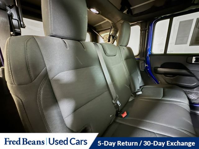 Used 2018 Jeep Wrangler Unlimited Sahara w/ Cold Weather Group image 28