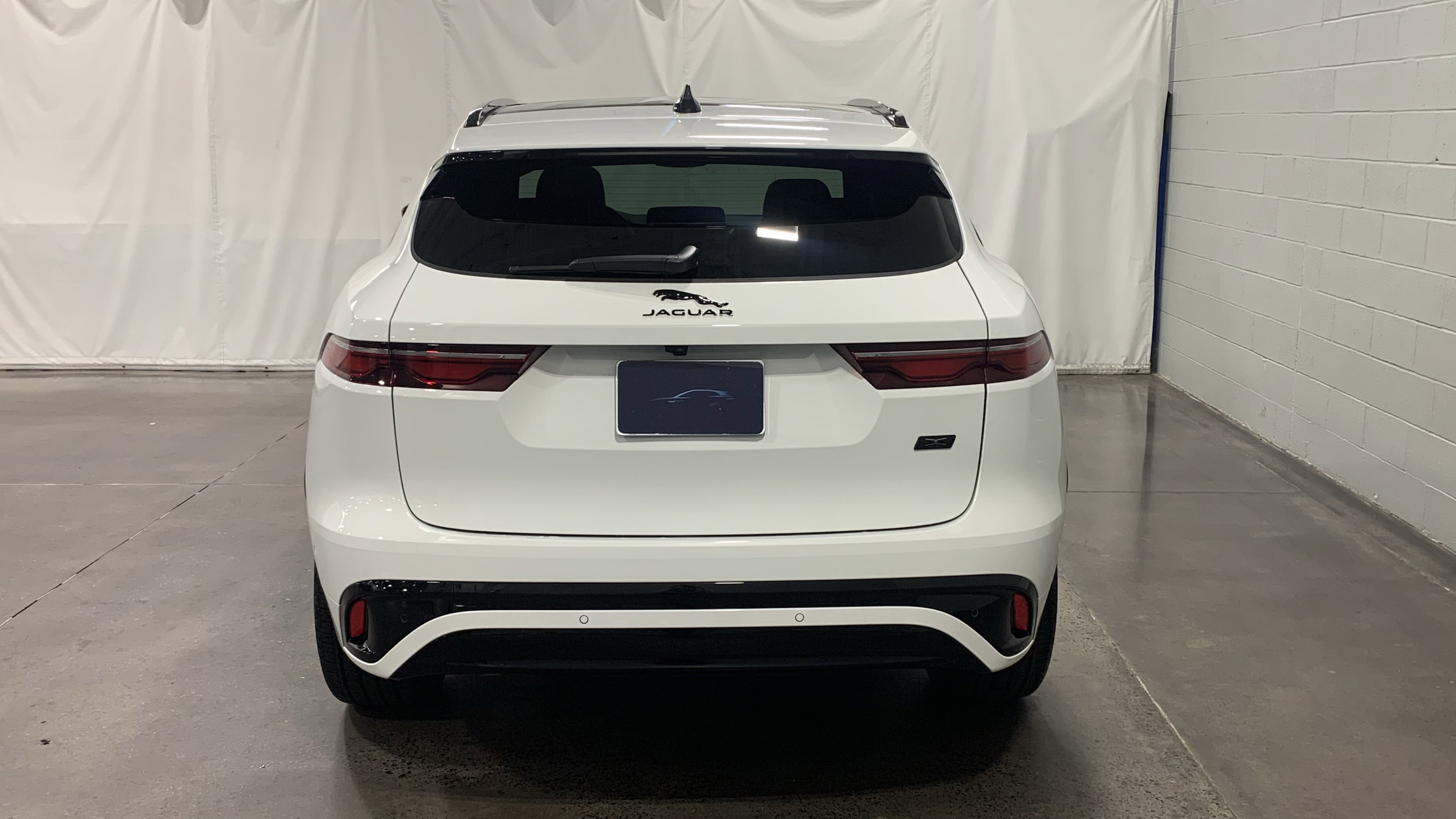 New 2026 Jaguar F-PACE R-Dynamic S image 8