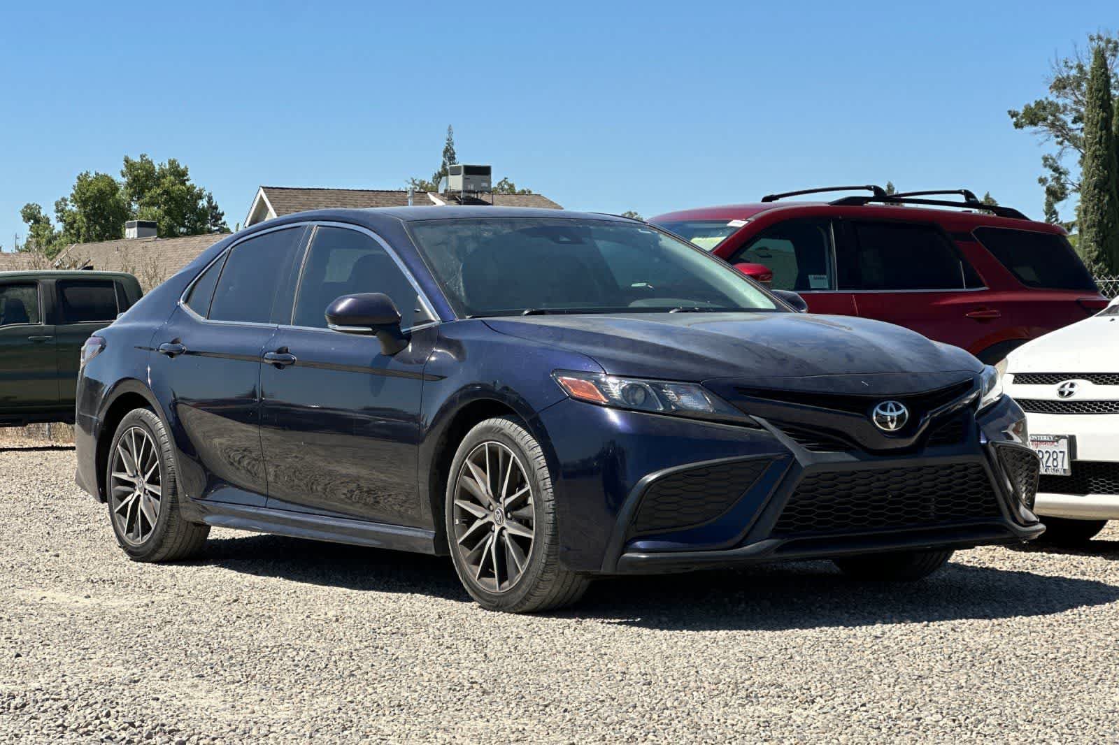 Used 2022 Toyota Camry SE FWD image 10