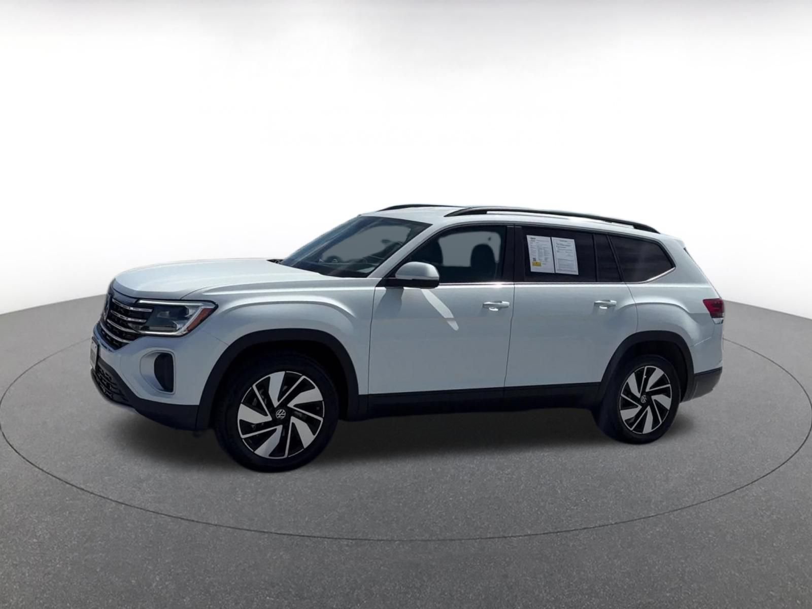 Used 2026 Volkswagen Atlas SE FWD image 8