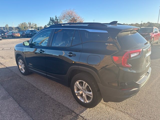 Used 2024 GMC Terrain SLE w/ Driver Convenience Package AWD/4WD image 4