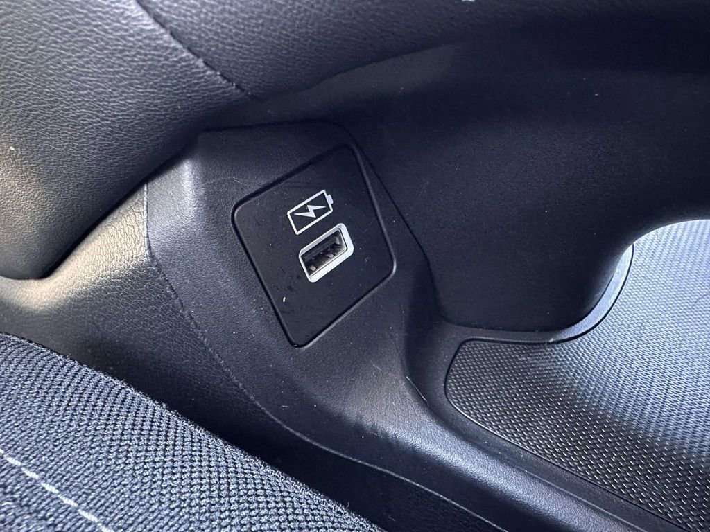 Used 2023 Honda HR-V LX image 27