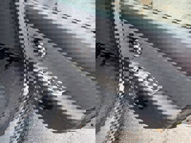 Used 2012 Nissan Versa 1.8 S image 12