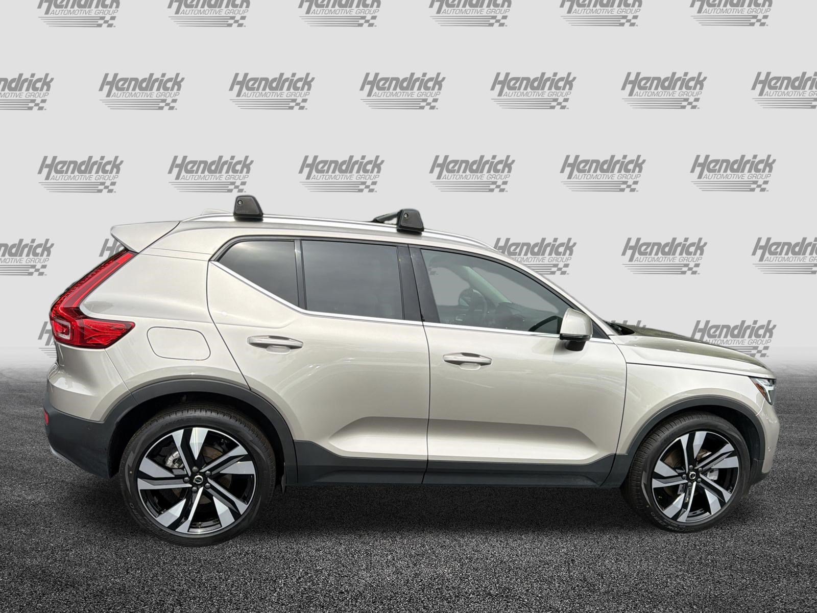 Certified 2023 Volvo XC40 B5 Plus w/ Driver Assist Package AWD/4WD image 11