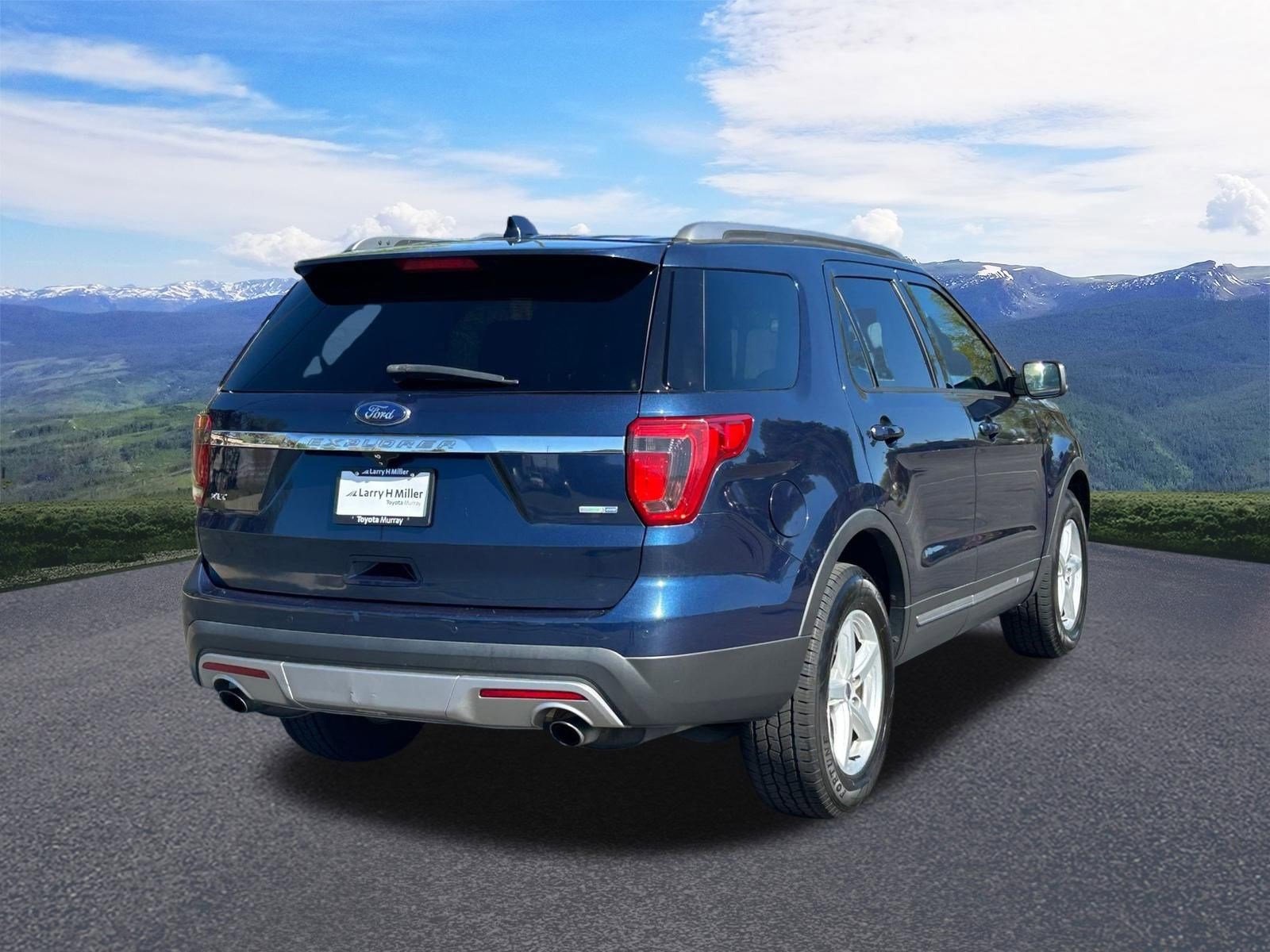 Used 2016 Ford Explorer XLT w/ Equipment Group 202A AWD/4WD image 5