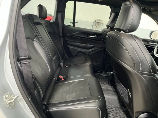 Used 2023 Jeep Grand Cherokee Altitude image 26