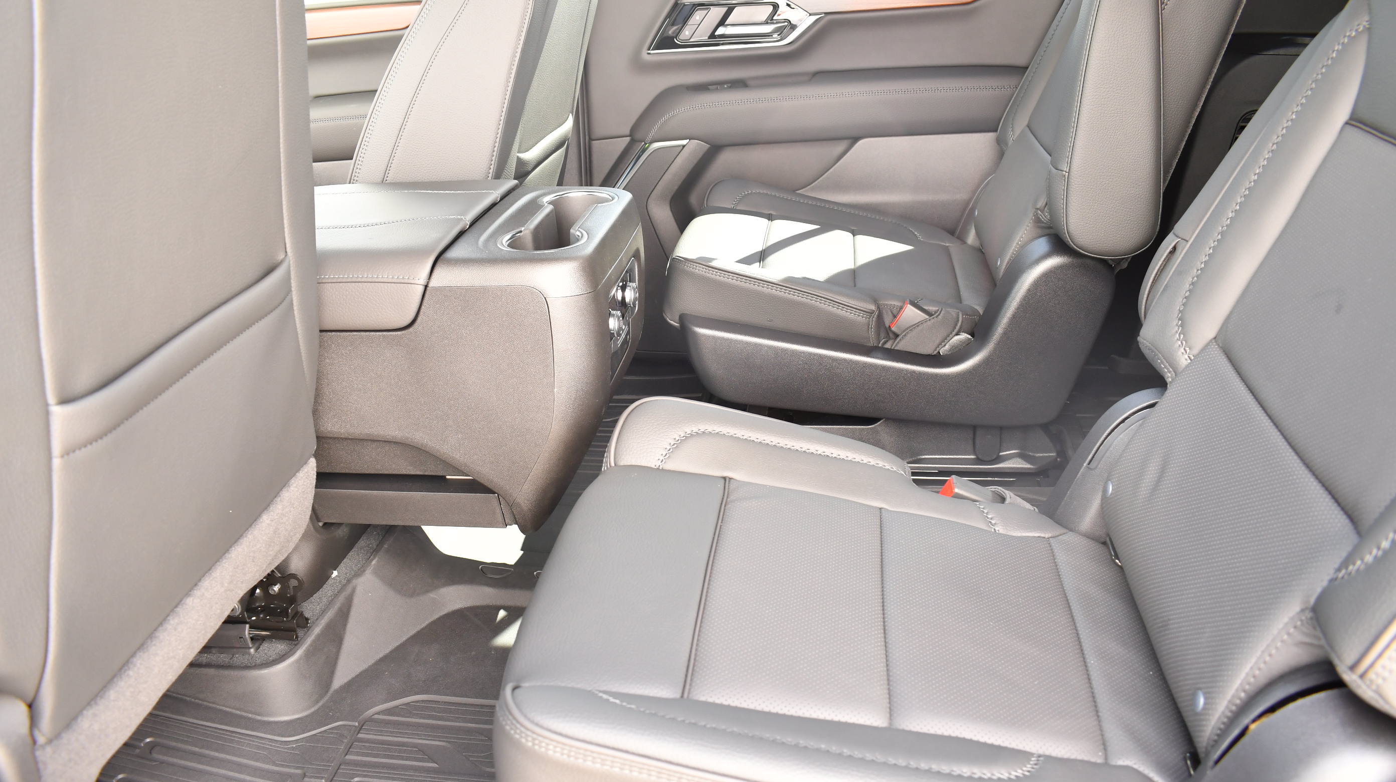 New 2026 GMC Yukon XL Denali w/ Sun & Power Step Package AWD/4WD image 29