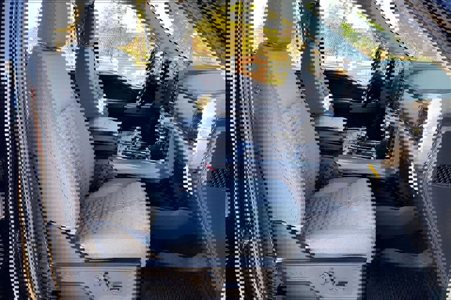 Used 2023 Ford F150 XLT image 8