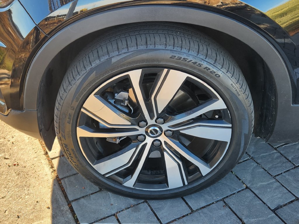 Used 2021 Volvo XC40 P8 Recharge w/ Advanced Package AWD/4WD image 7