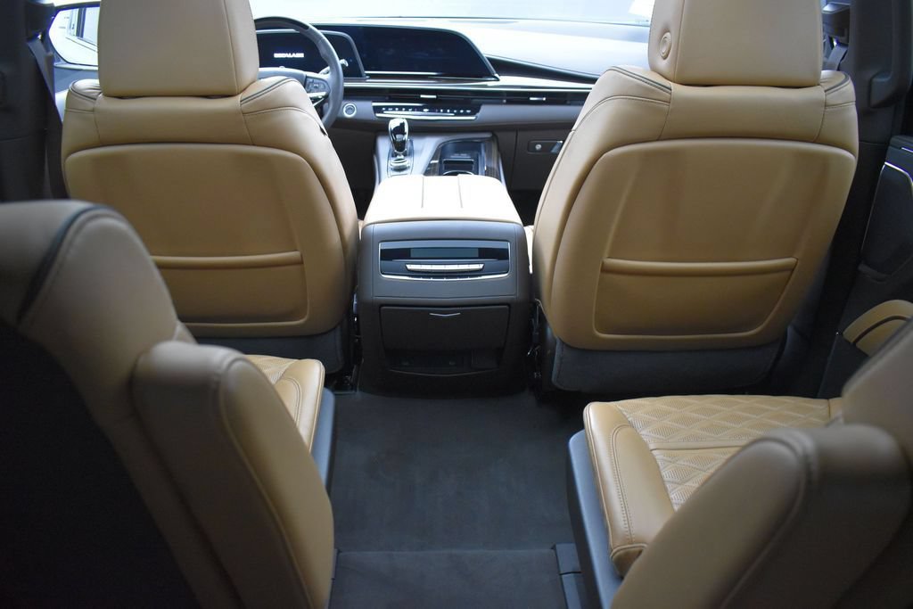 Certified 2024 Cadillac Escalade ESV Premium Luxury AWD/4WD image 32