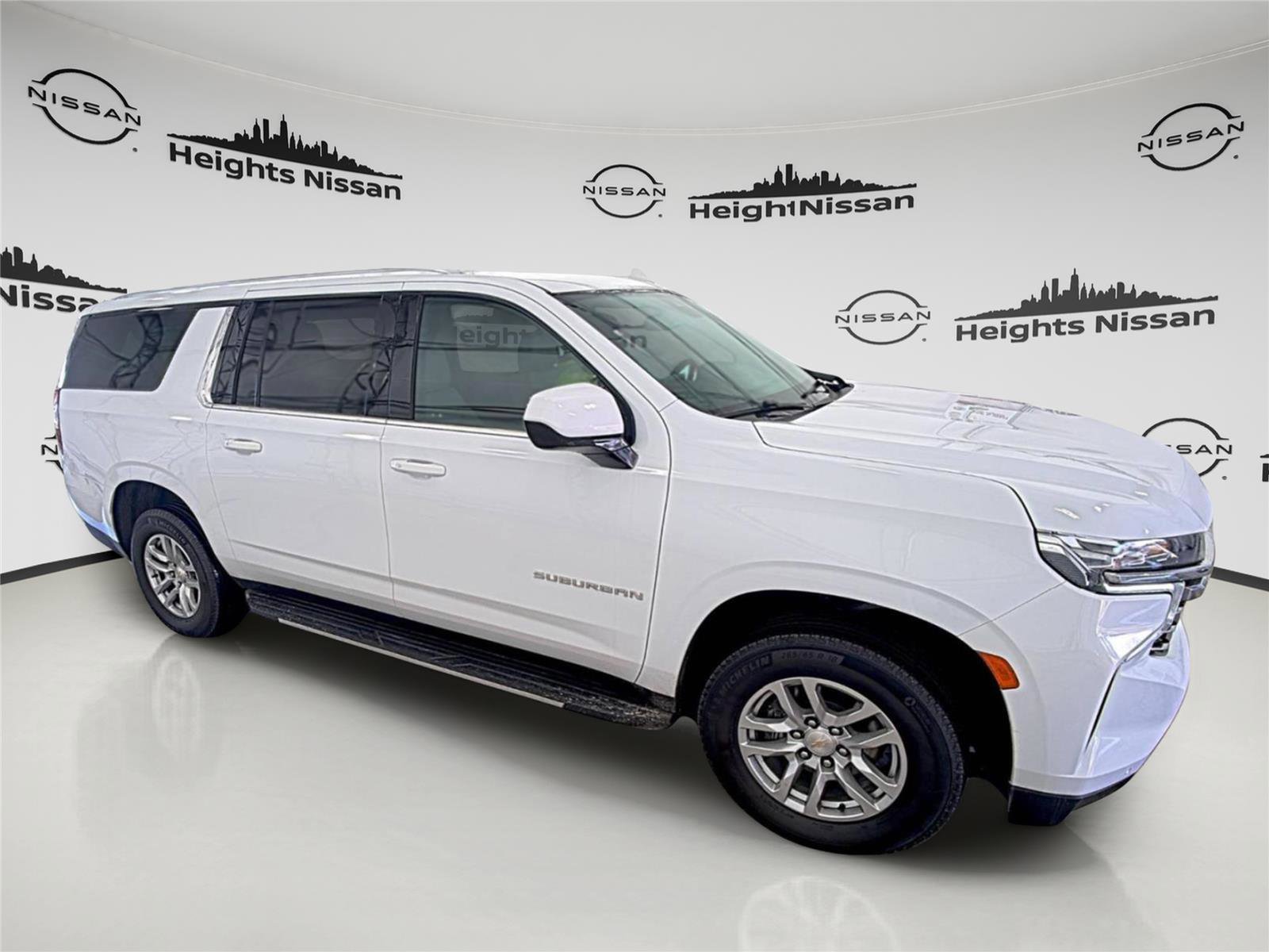 Used 2024 Chevrolet Suburban LT image 4