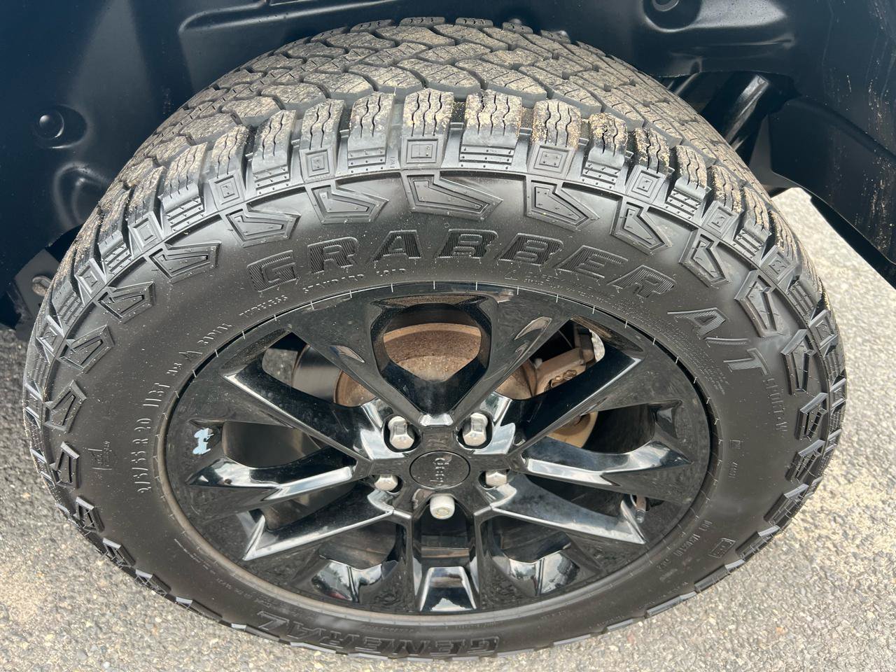 Used 2019 Jeep Wrangler Unlimited Sahara AWD/4WD image 9