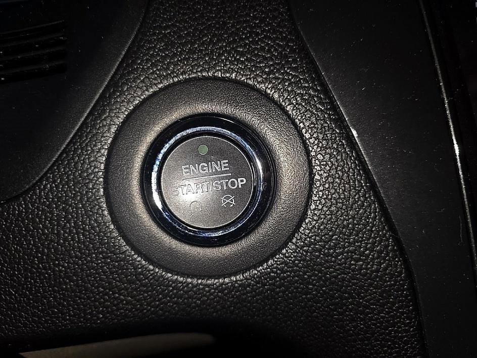 Used 2019 Ford Explorer XLT w/ Equipment Group 201A image 17