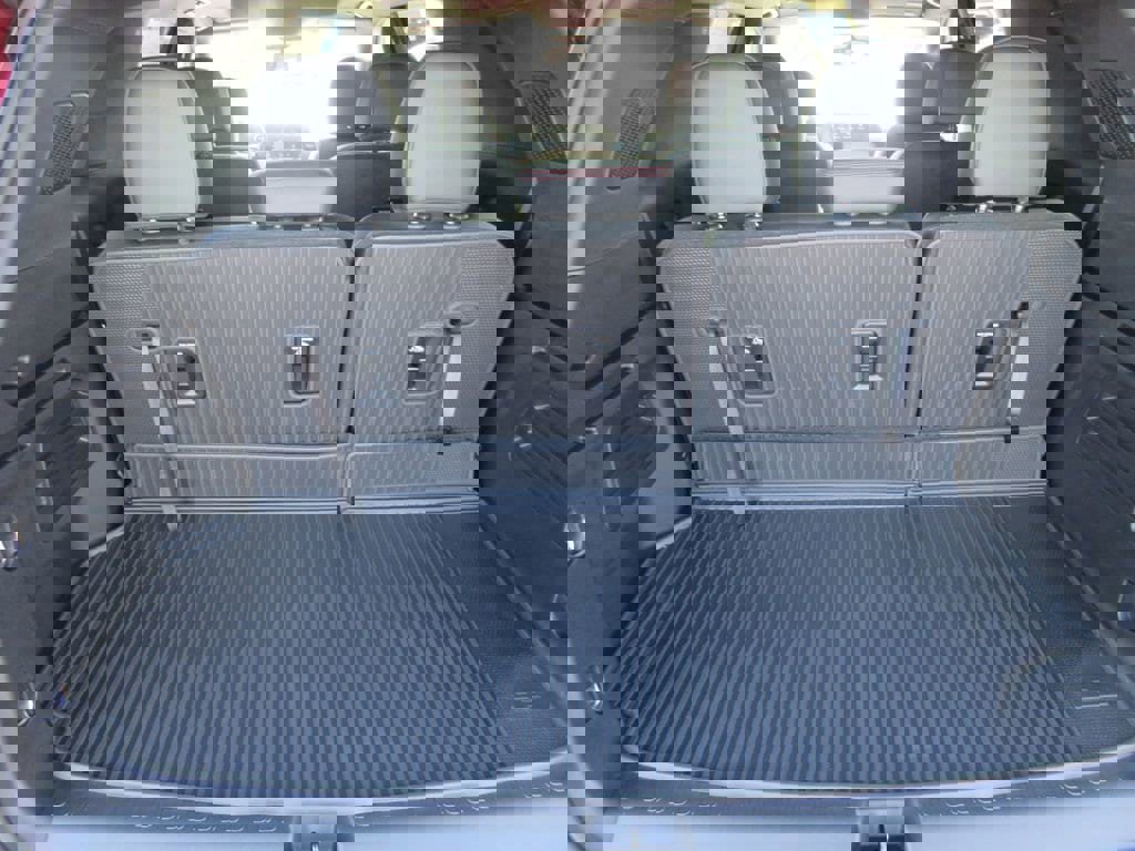 New 2026 Chevrolet Traverse Z71 w/ LPO, Floor Liner Package image 12