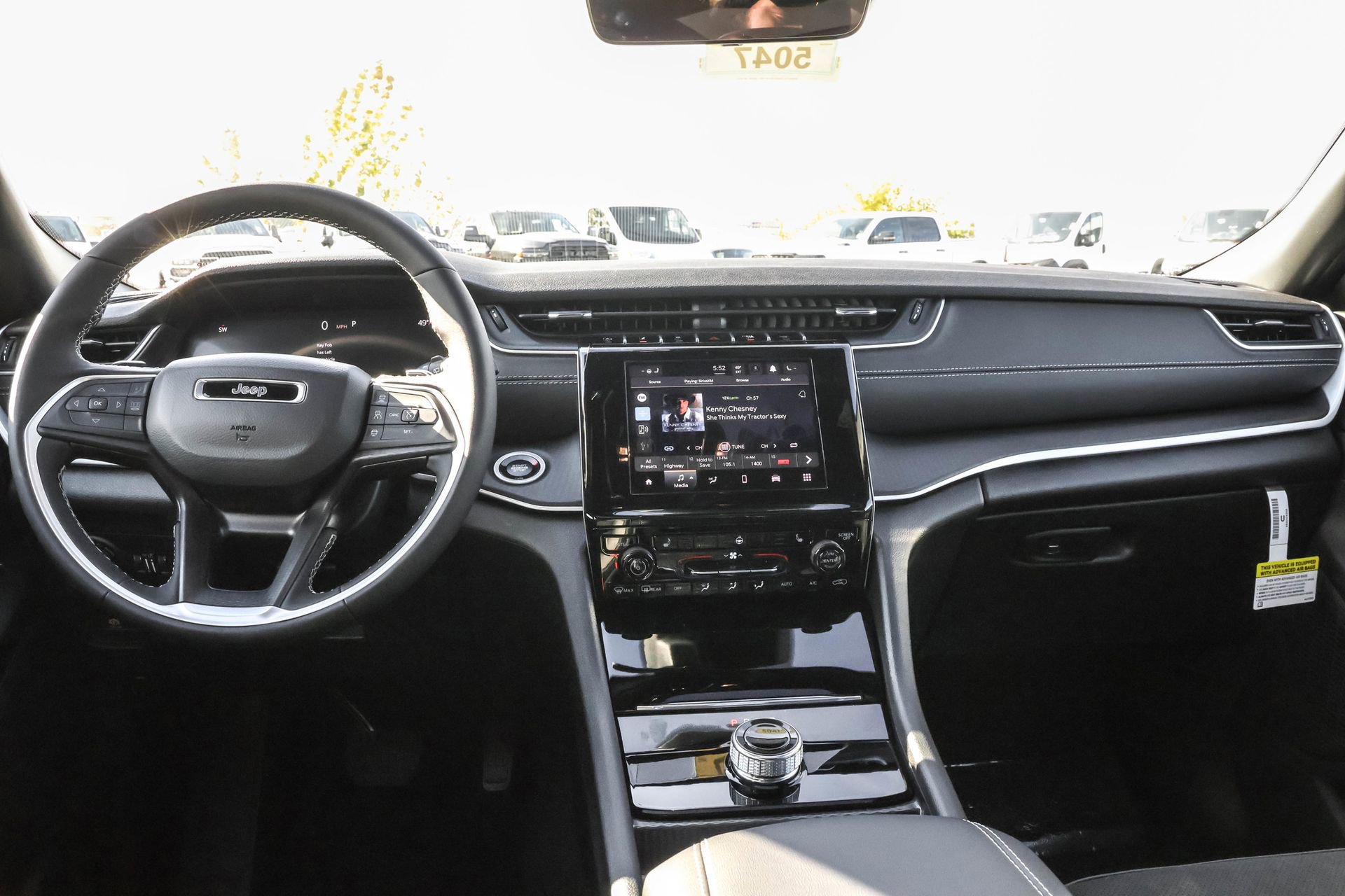 New 2025 Jeep Grand Cherokee Altitude image 18