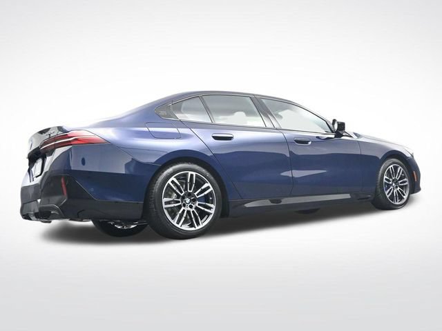 New 2027 BMW 550e xDrive AWD/4WD image 32