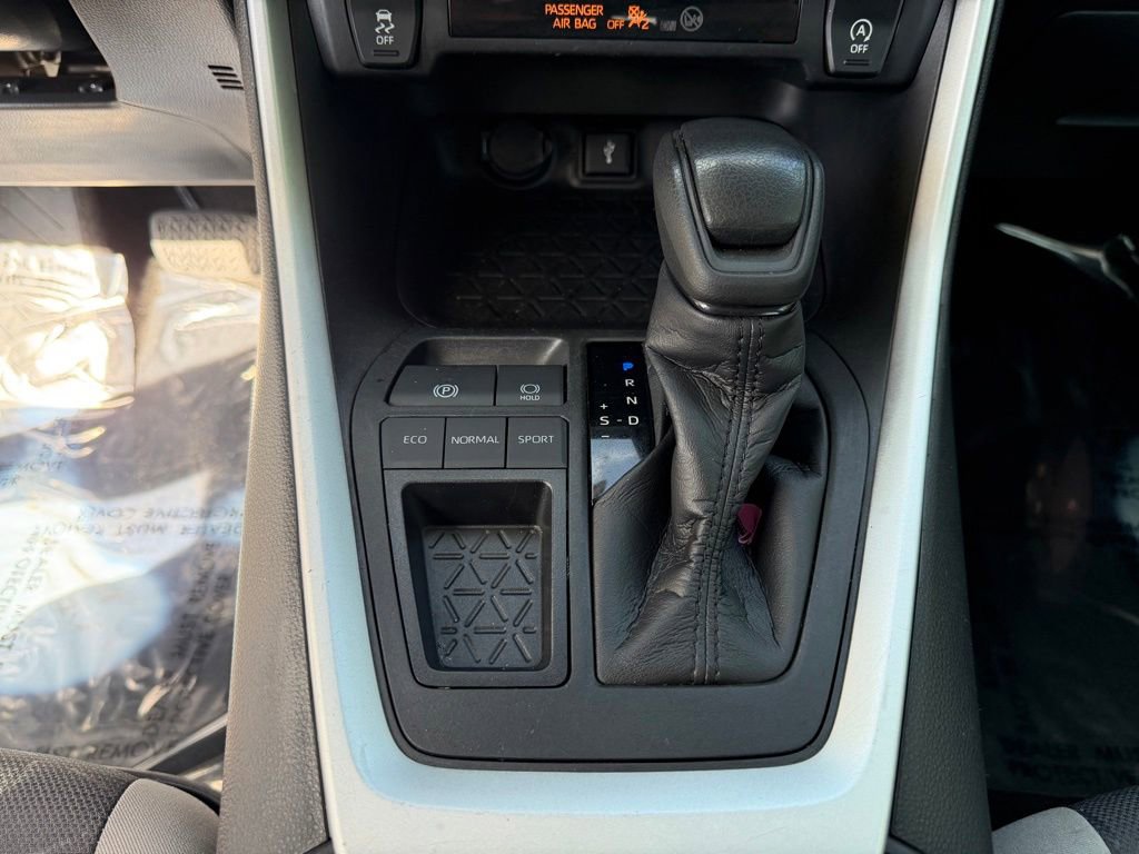 Used 2021 Toyota RAV4 XLE FWD image 24
