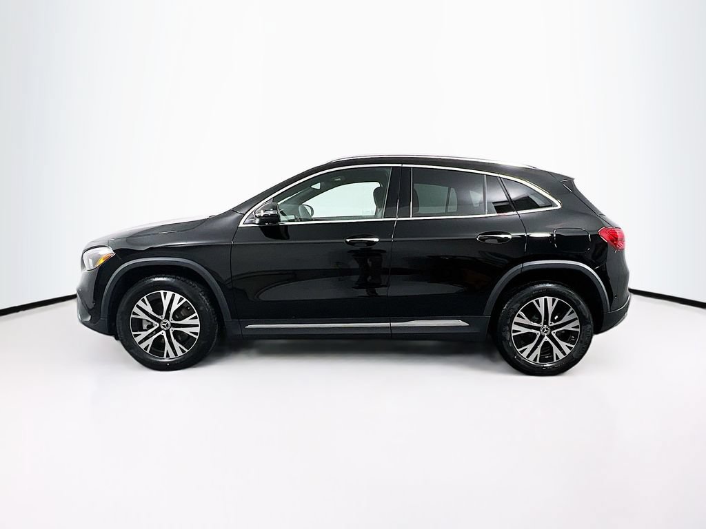 Used 2025 Mercedes-Benz GLA 250 4MATIC image 4