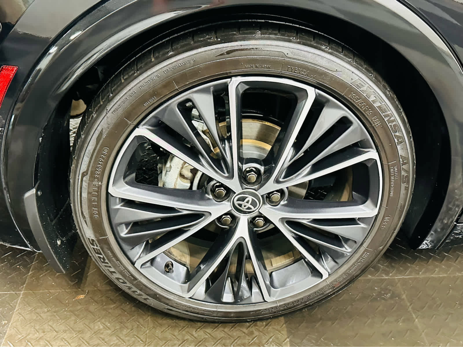 Used 2024 Toyota Prius Limited image 29