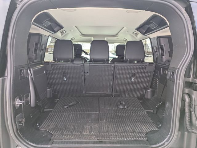 Used 2023 Land Rover Defender 110 SE image 16