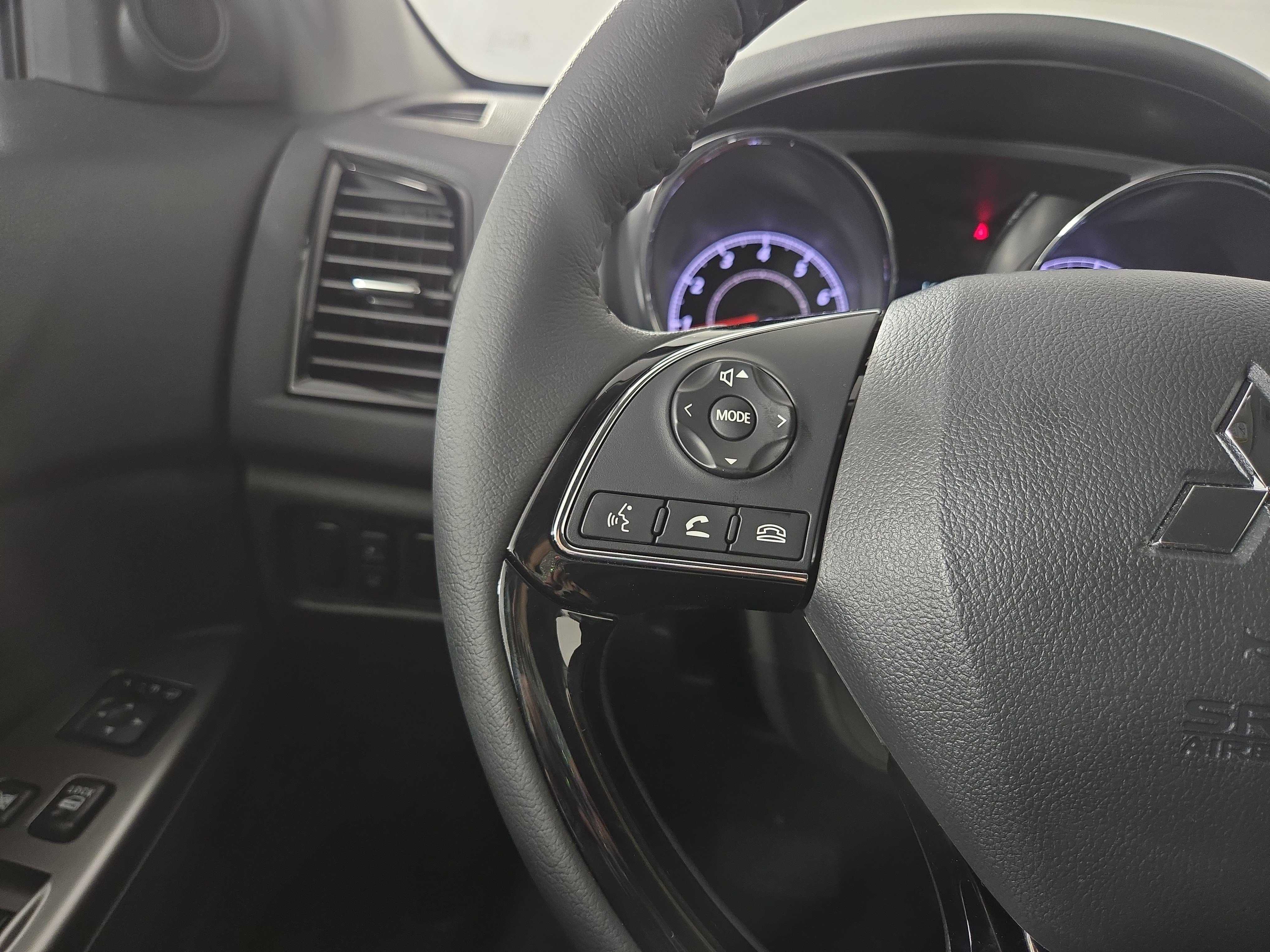New 2026 Mitsubishi Outlander Sport SE AWD/4WD image 14