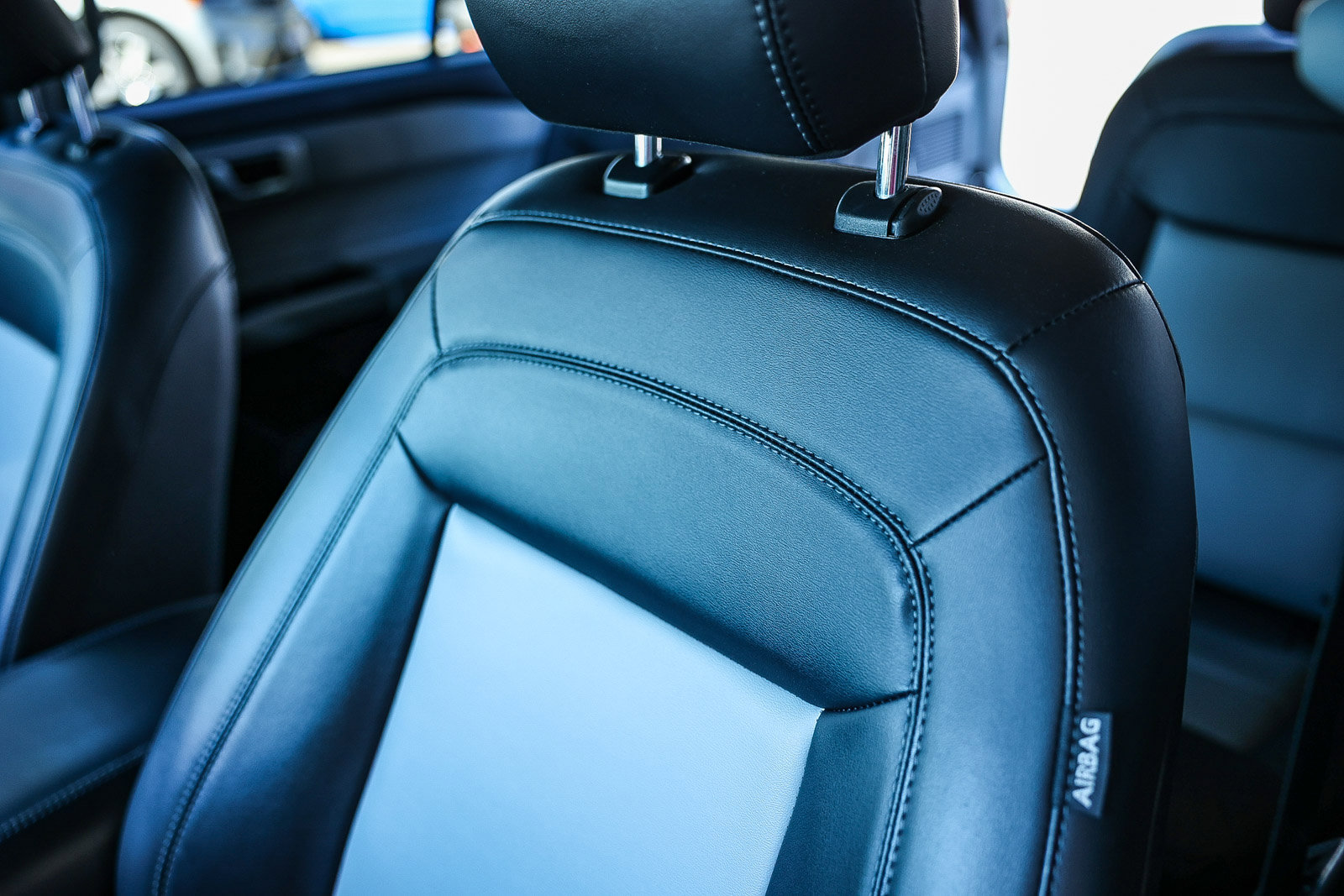 Used 2022 Ford Explorer XLT w/ Equipment Group 202A image 30