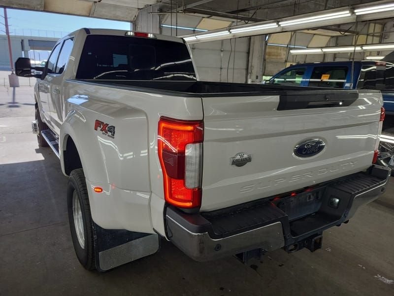 Used 2018 Ford F350 Lariat w/ Lariat Ultimate Package AWD/4WD image 3