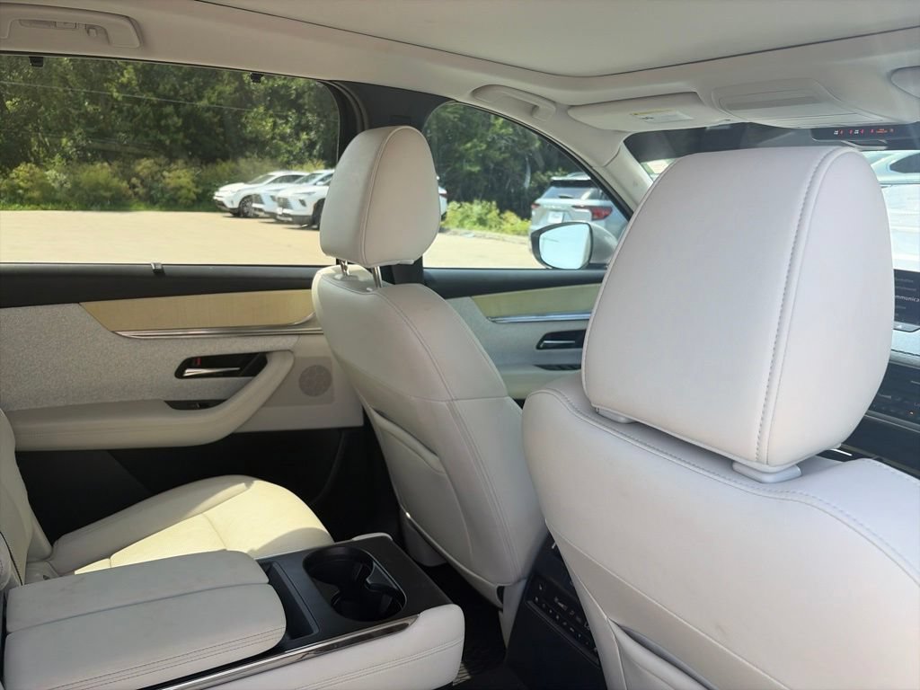 Used 2025 MAZDA CX-90 3.3 Turbo S w/ Premium Plus AWD/4WD image 13