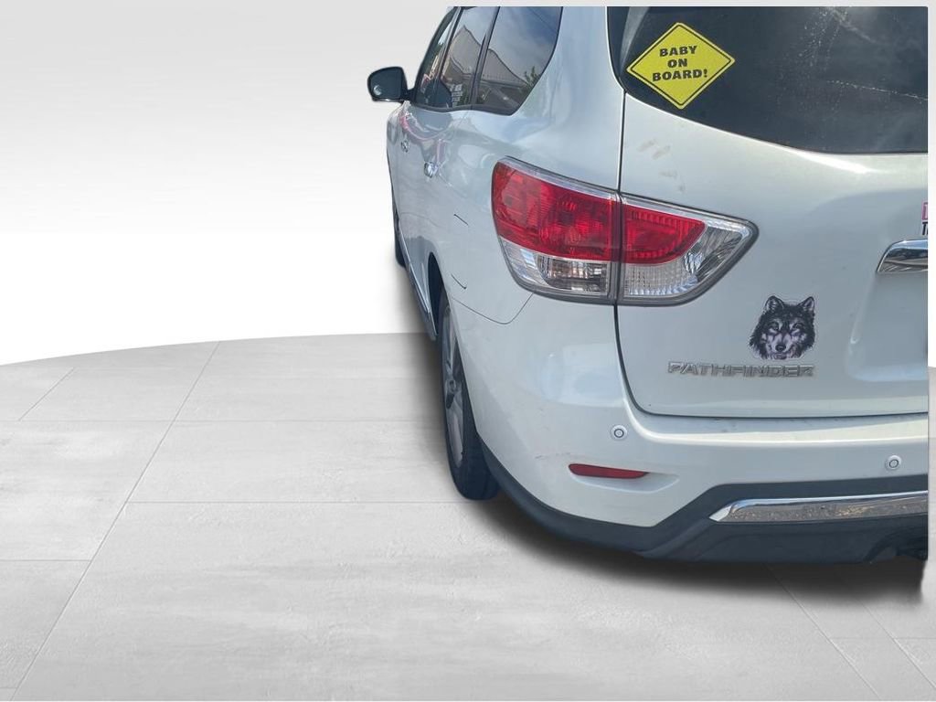 Used 2014 Nissan Pathfinder Platinum image 9