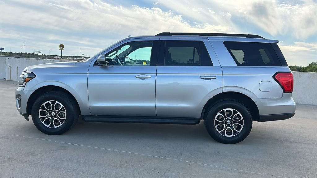 Used 2022 Ford Expedition XLT image 9