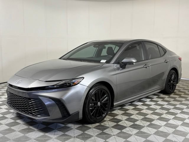 Used 2025 Toyota Camry SE FWD video 3