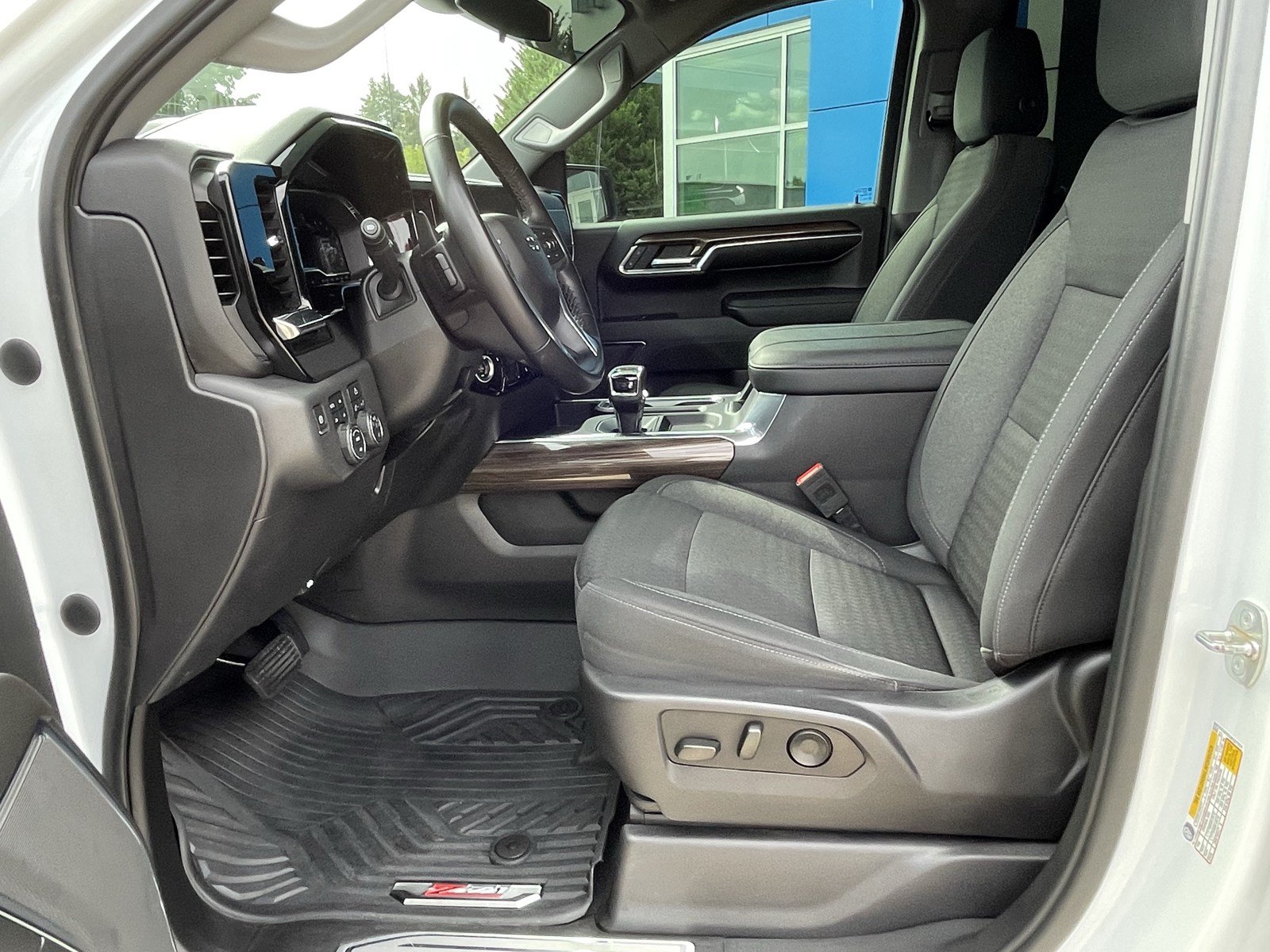 Used 2023 Chevrolet Silverado 1500 LT Trail Boss w/ Protection Package AWD/4WD image 12