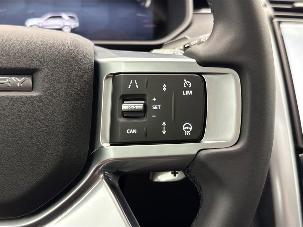 Certified 2025 Land Rover Discovery S image 12