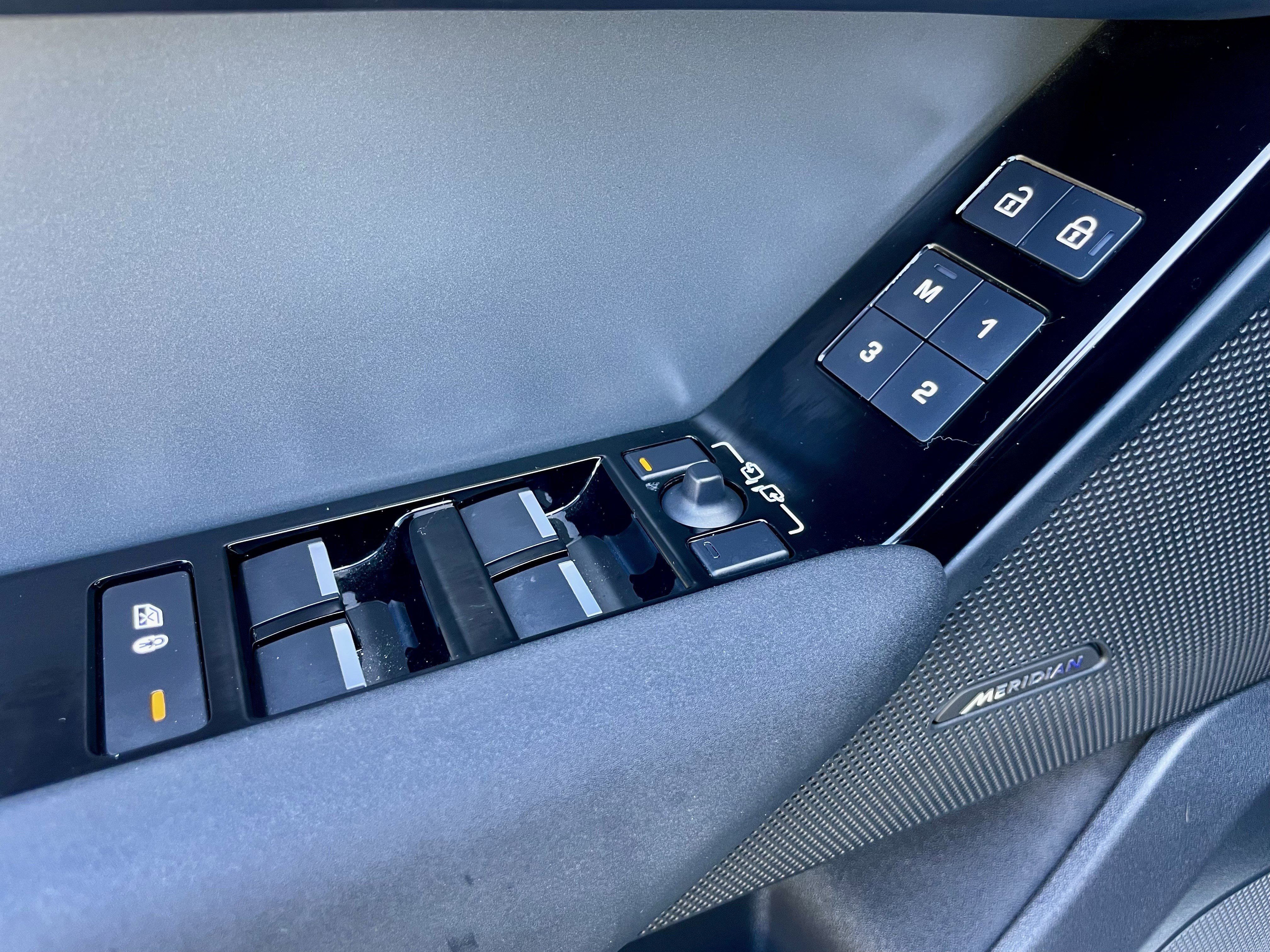 Used 2024 Land Rover Range Rover Velar S AWD/4WD image 11