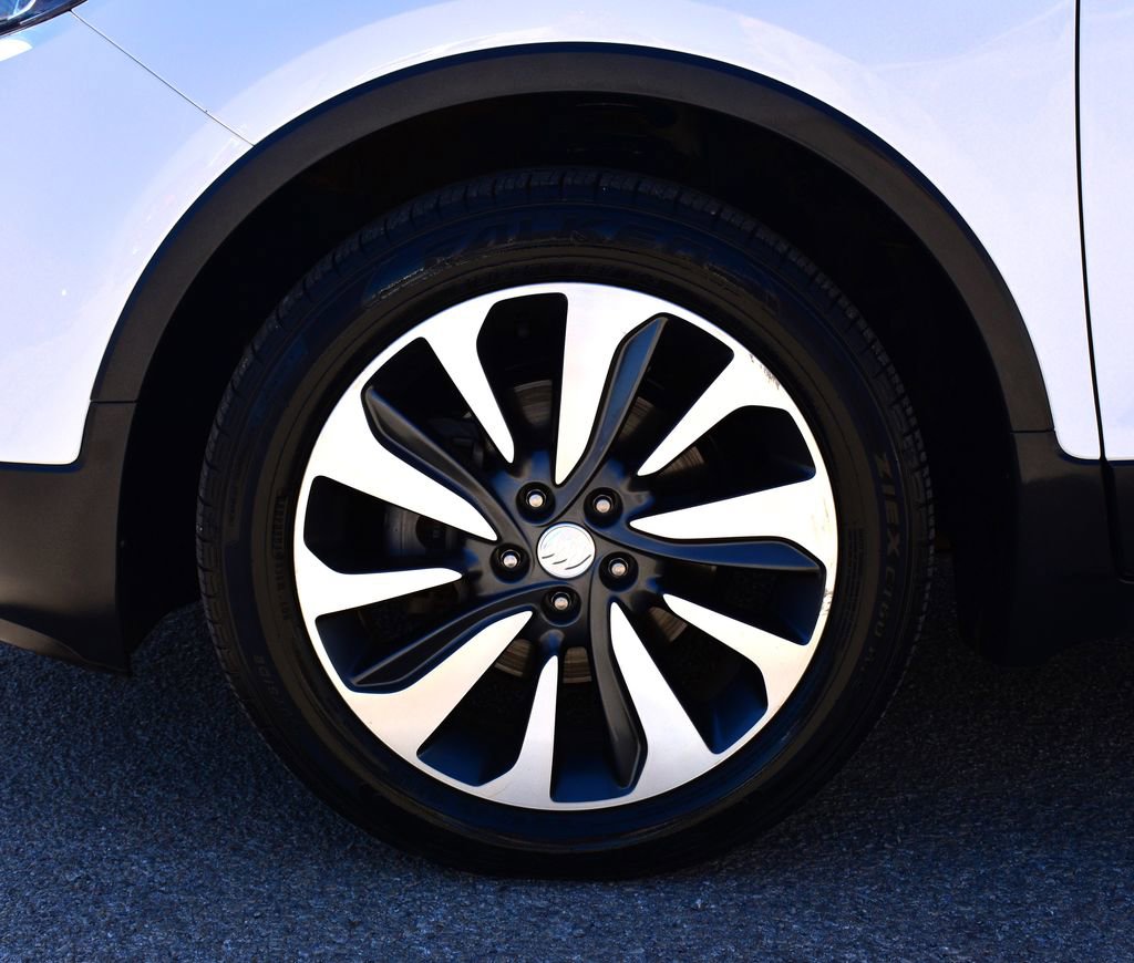 Used 2019 Buick Encore Essence FWD image 6