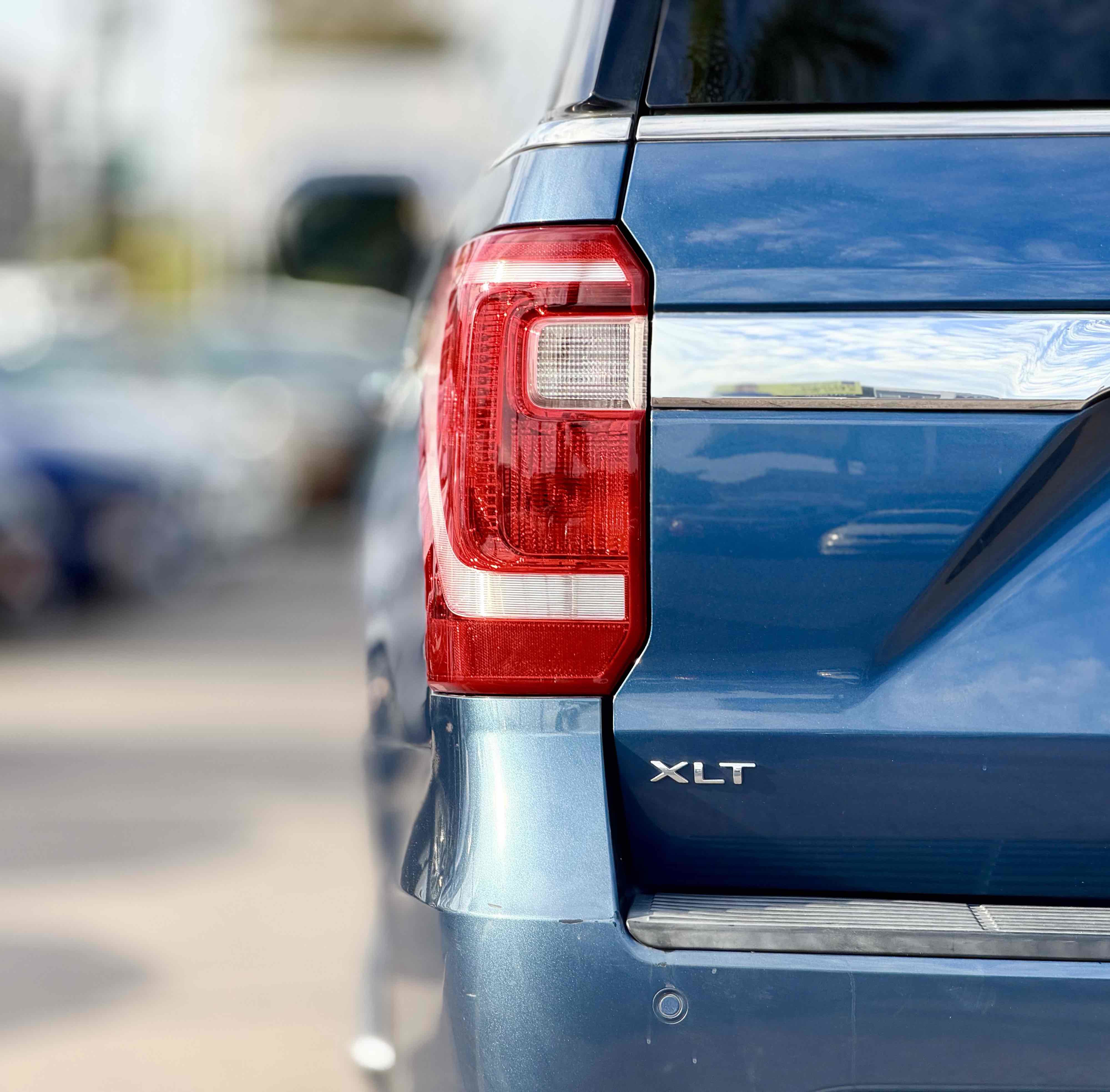 Used 2019 Ford Expedition XLT w/ Equipment Group 202A image 10