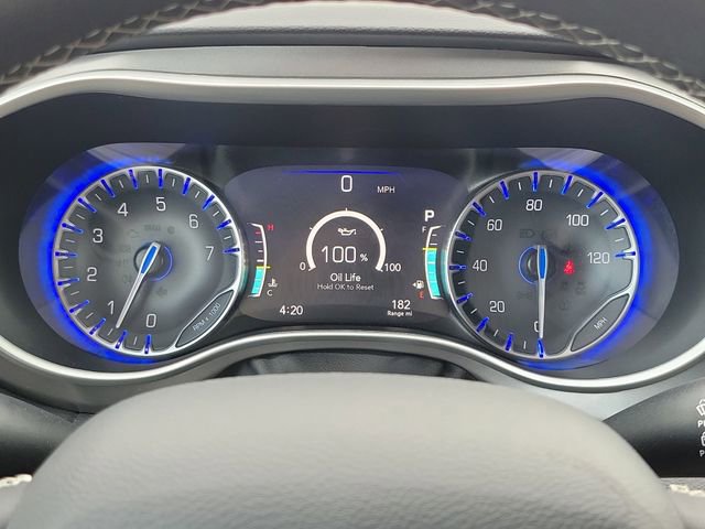 Used 2024 Chrysler Pacifica Touring-L image 24